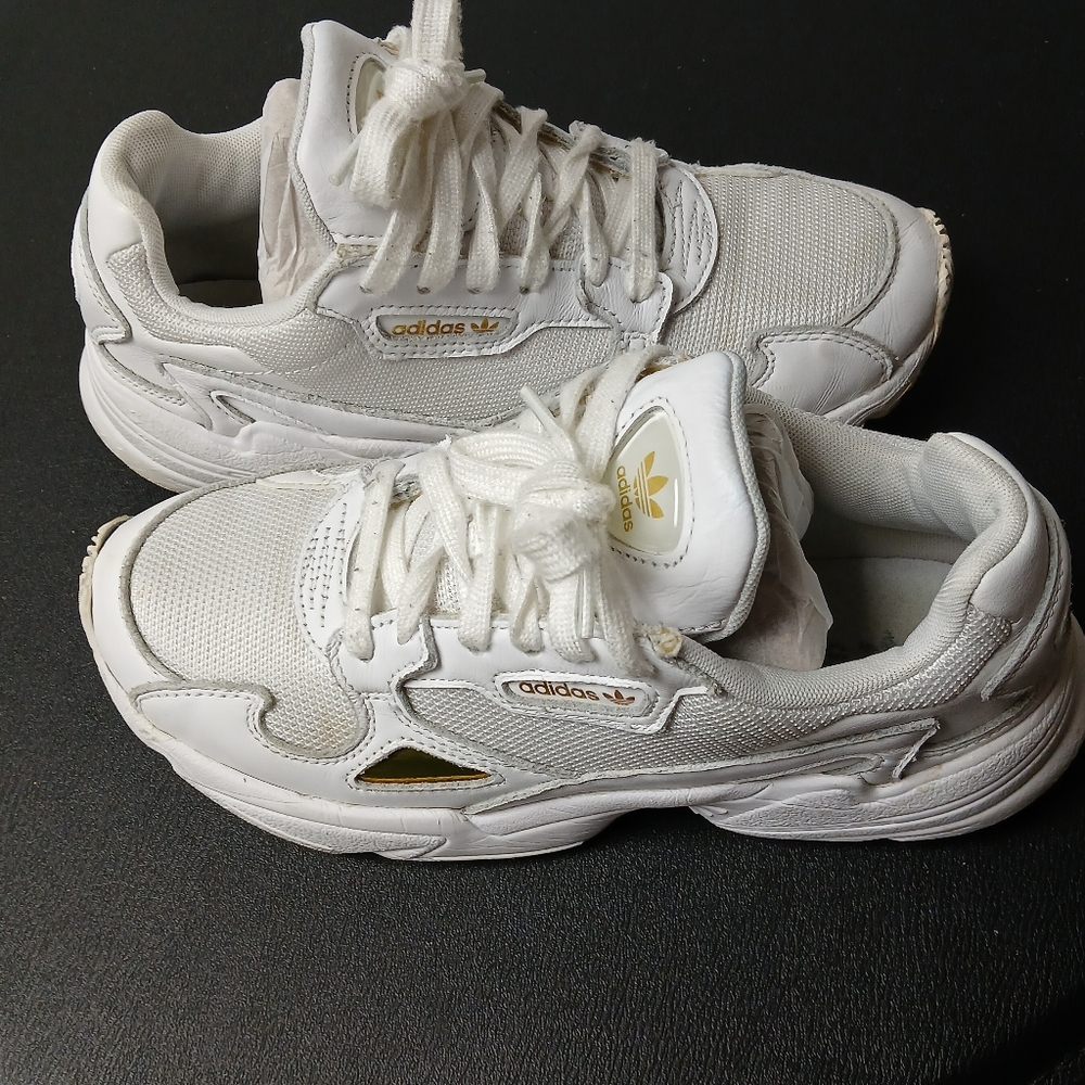 Adidas Falcon Cloud Women Sneakers -color white & gold metallic Size 8